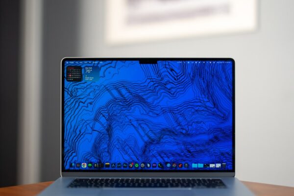091525 macbook air 15 m4 macos tahoe adibenedetto 0001.jpg