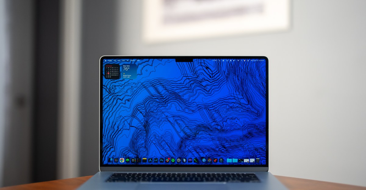 091525 macbook air 15 m4 macos tahoe adibenedetto 0001.jpg