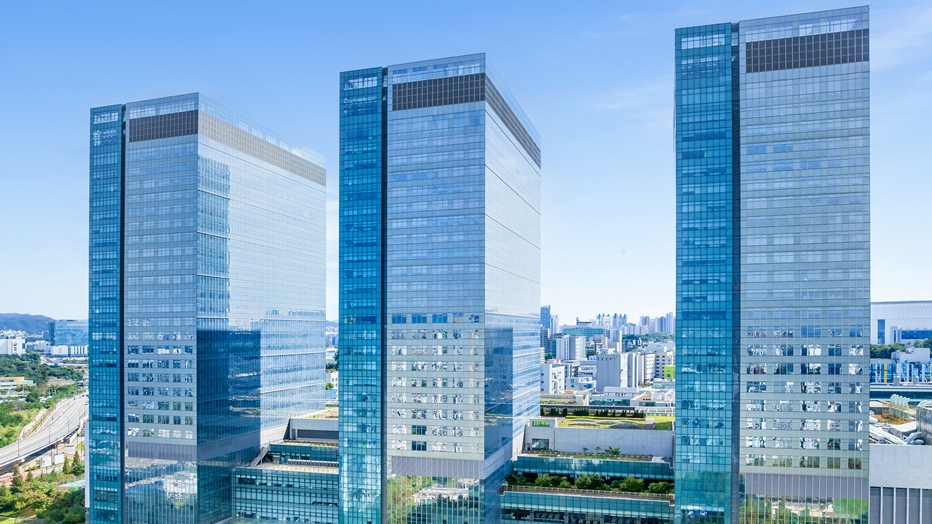 Samsung semiconductors nvidia samsung ai factory partnership thumb932.jpg