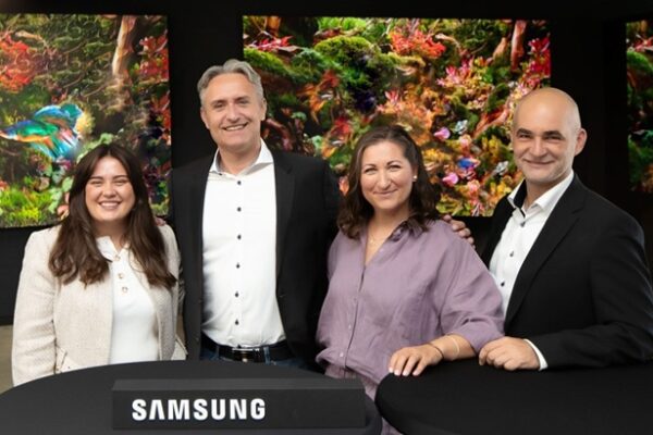 Samsung tvs and displays showcase and training centre frankfurt showroom the wall color e paper onyx thumb728.jpg