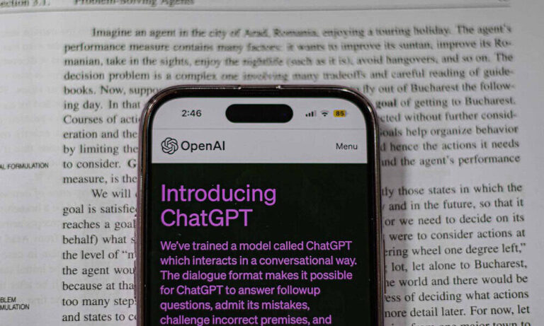 Chatgpt phone 1000x600.jpg